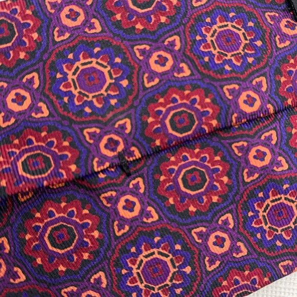 Liberty Of London Mens 100% Silk Tie Purple Red Geometric Pattern Made In USA - Picture 4 of 6